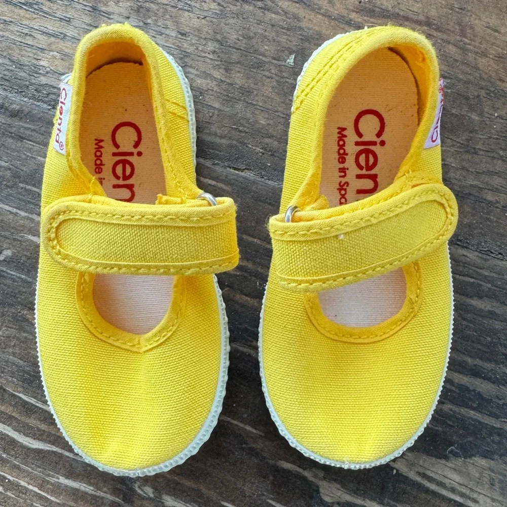 Cienta Canvas Yellow and White Mary Jane Shoe - Picture 5 of 10